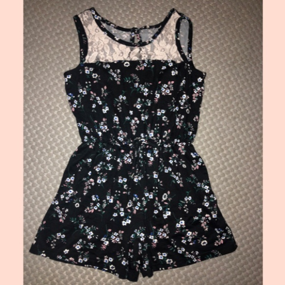 Lace Neck Floral Romper